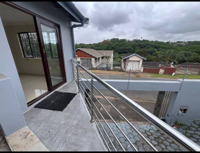 3 BEDROOM FLAT TO LET IN CARRINGTON HEIGHTS